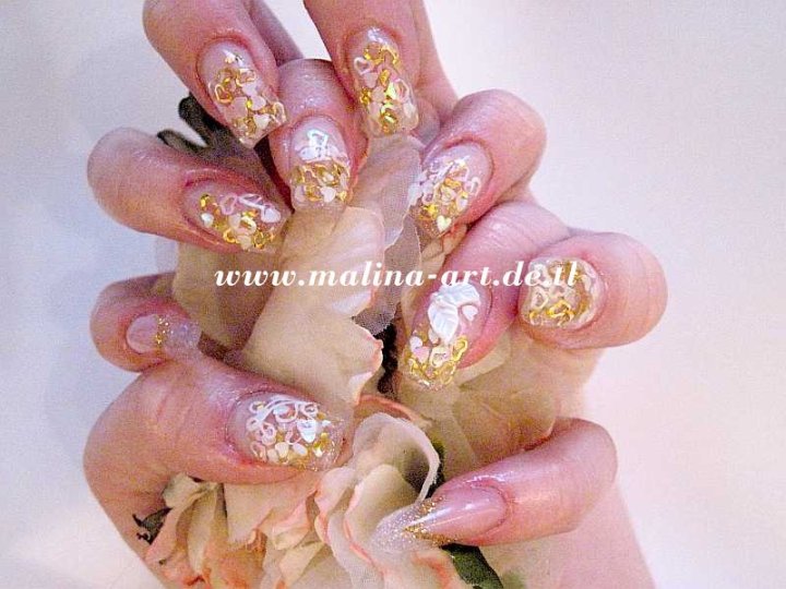 ร้านinlovenailsรับสมัครพนักงานเพ้นท์เล็บหลายอัตรา